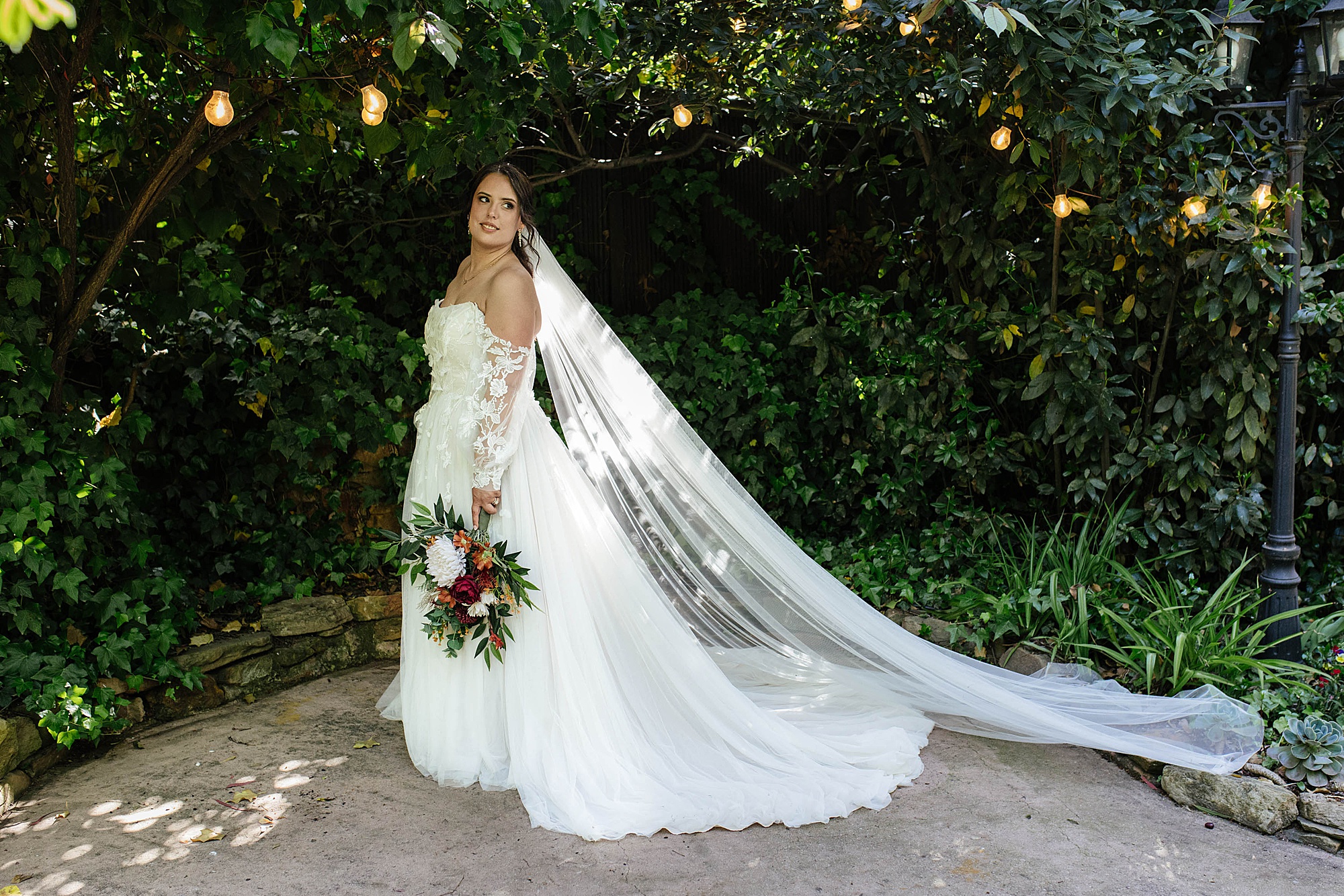 Wedding photography at Goldmines Hotel Bendigo by Tanya Strauss Photography